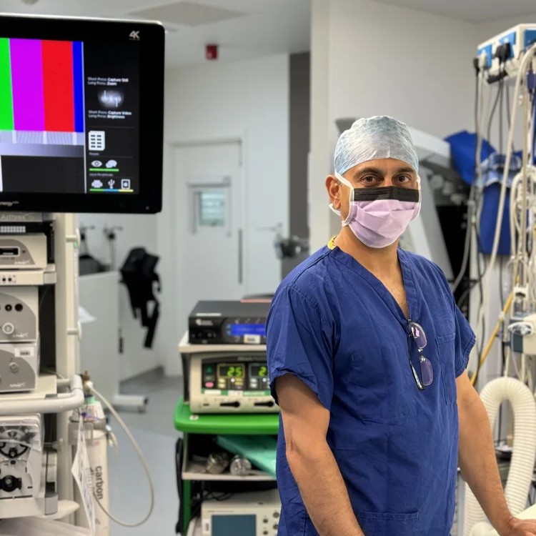 Knee Surgeon London
